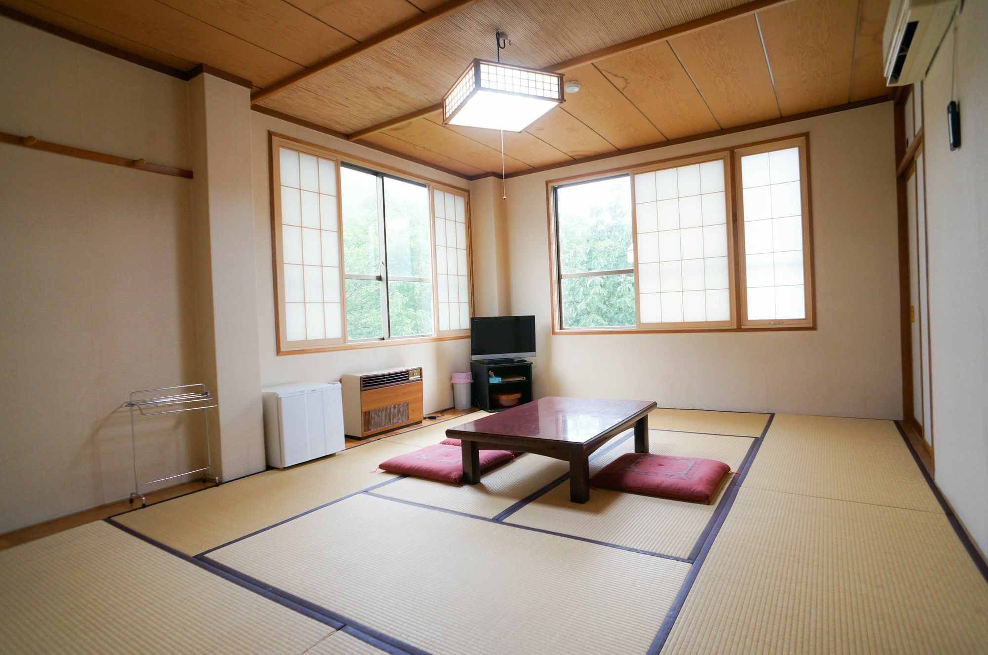 Готель Hakuba Maerchen House Екстер'єр фото